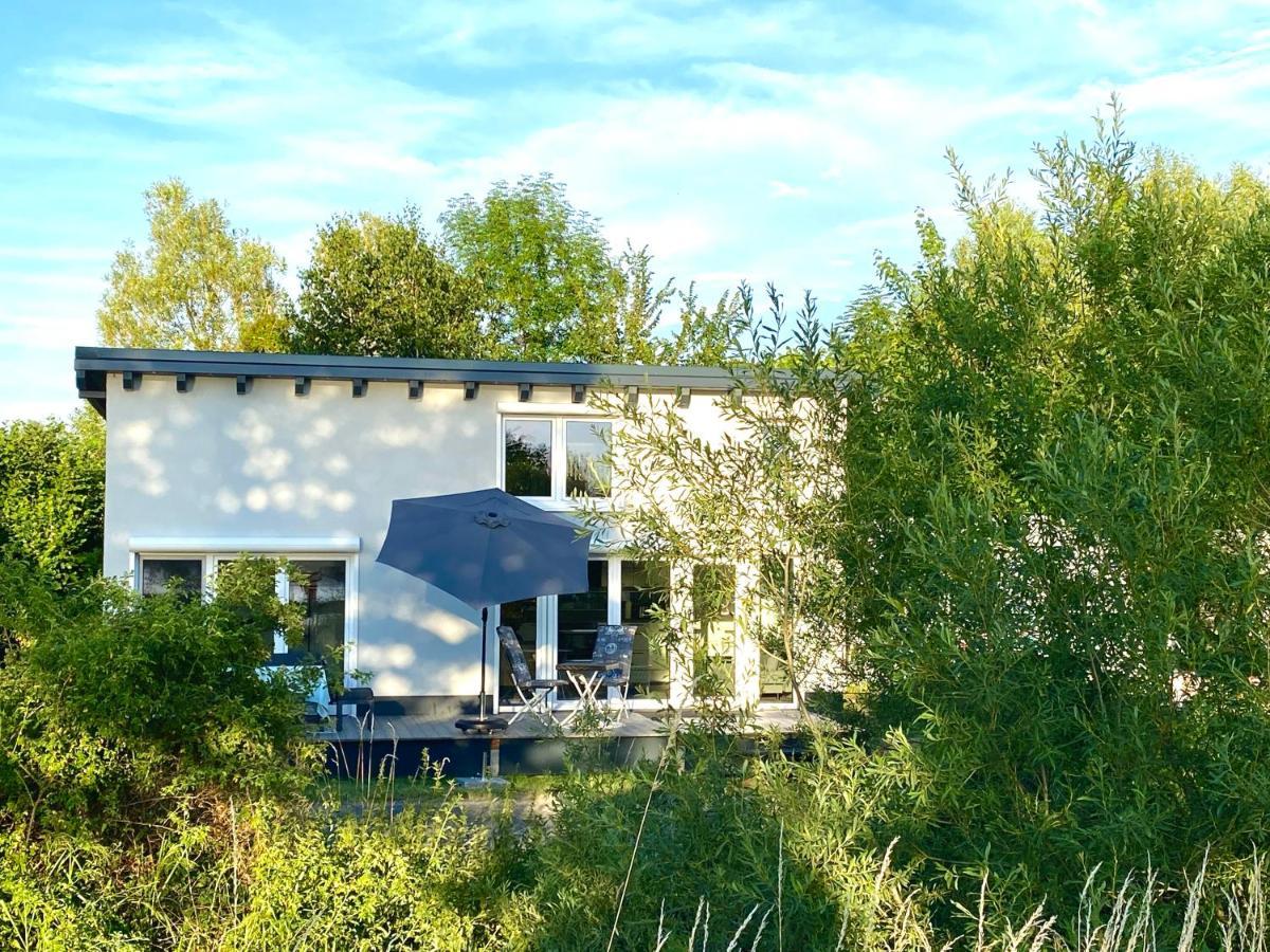 House Of Happiness Mit Seeblick Hungen Εξωτερικό φωτογραφία